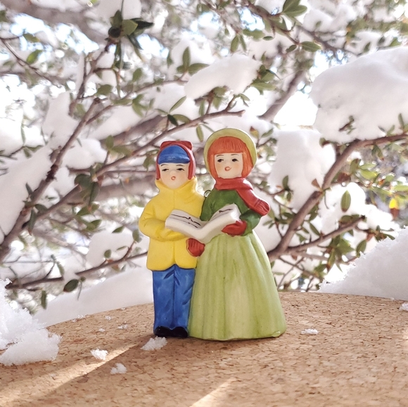MMA 1992 Carolers Ornament Merry Christmas - Picture 1 of 9